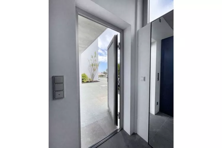 182964-View