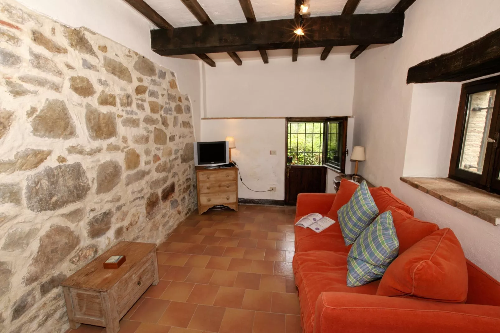 Liscino-Living room