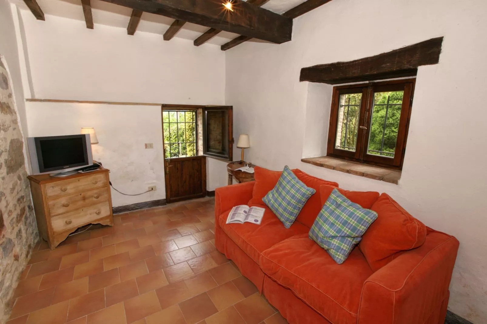 Liscino-Living room