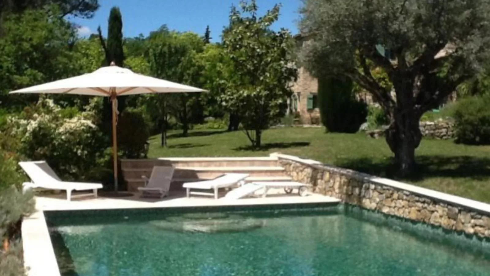 Le Mas dormant-Pool