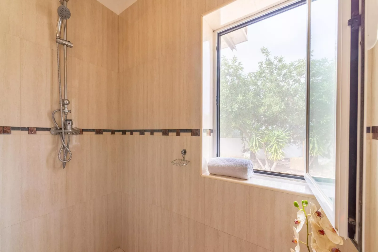 Villa Monchique-Bathroom