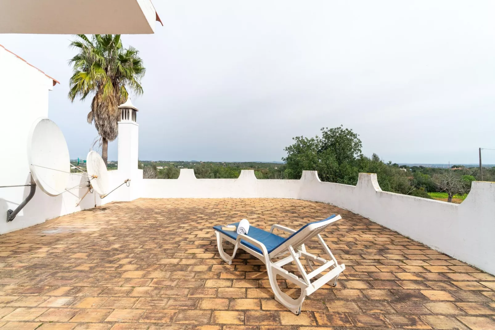 Villa Monchique-Terrace balcony