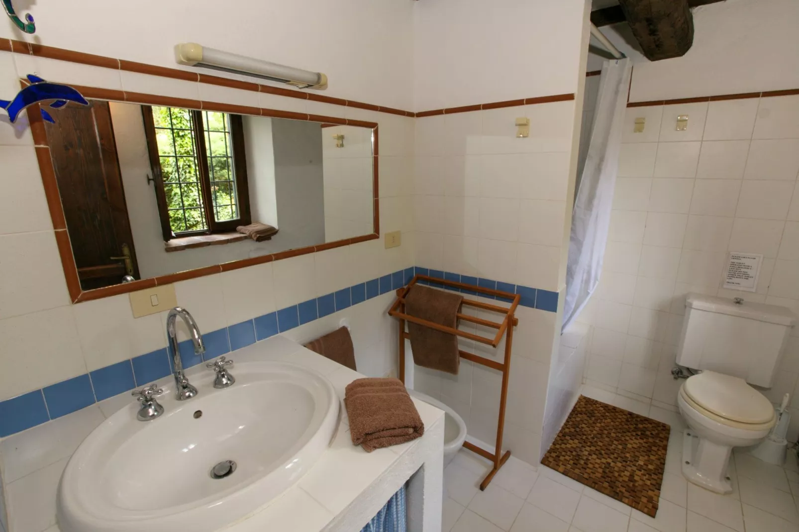 Liscino-Bathroom