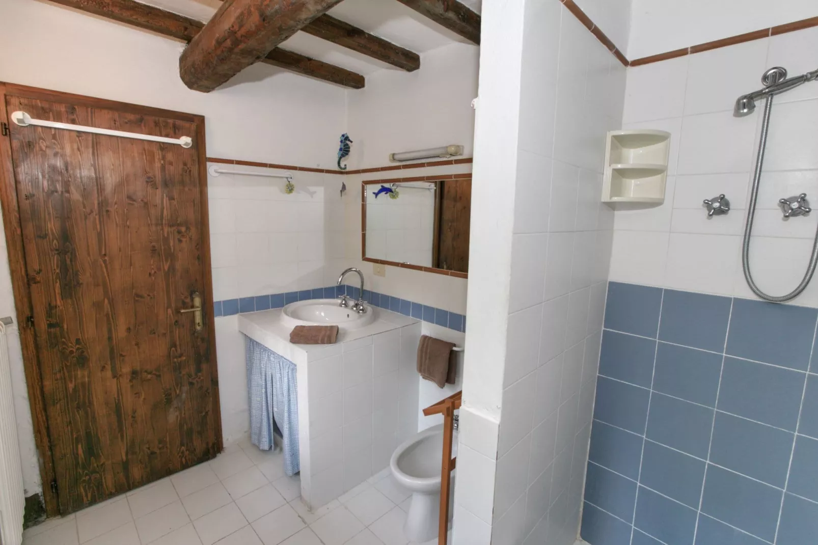 Liscino-Bathroom