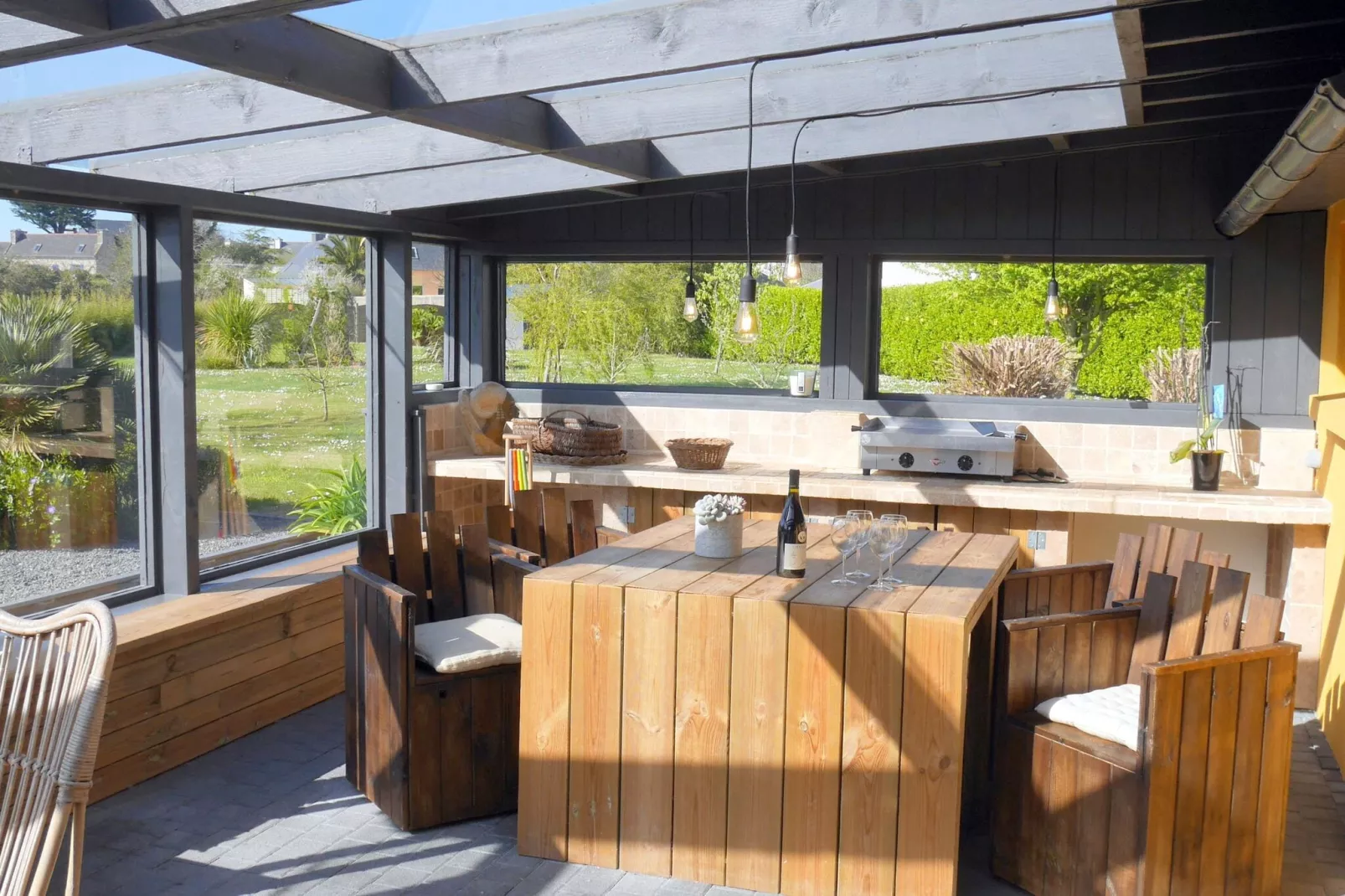 Ferienhaus mit Jacuzzi in Guisseny-Living room