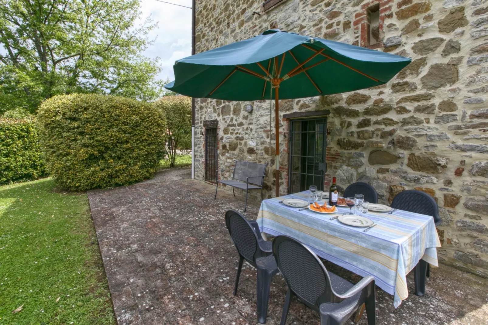 Liscino-Gardens summer