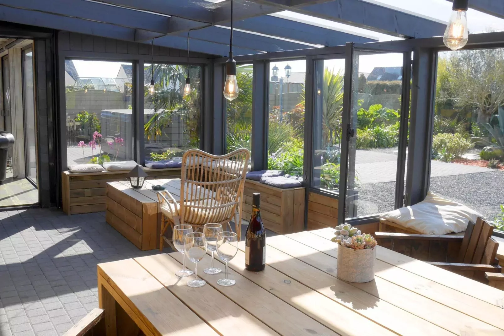 Ferienhaus mit Jacuzzi in Guisseny-Terrace balcony