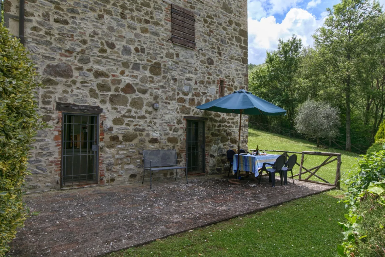 Liscino-Gardens summer