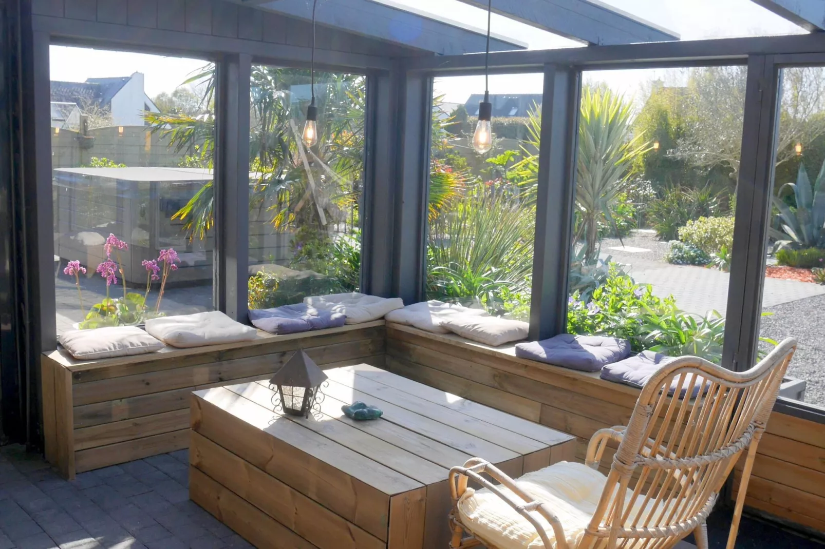 Ferienhaus mit Jacuzzi in Guisseny-Living room
