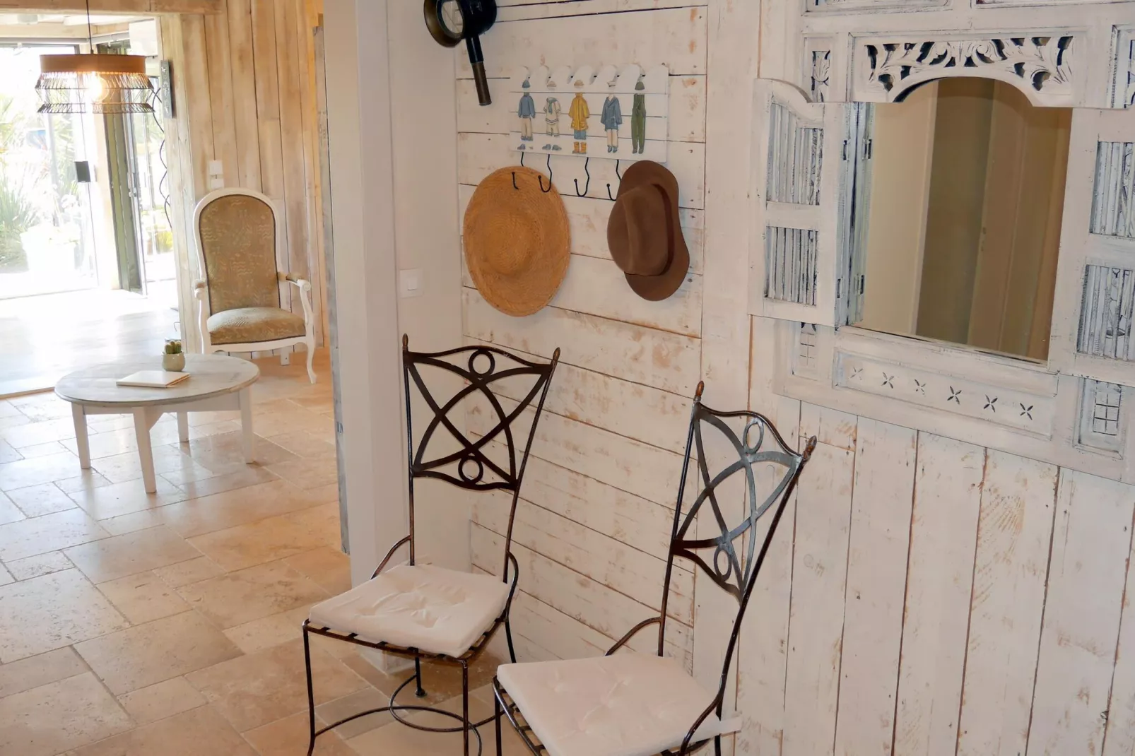 Ferienhaus mit Jacuzzi in Guisseny-Reception hall