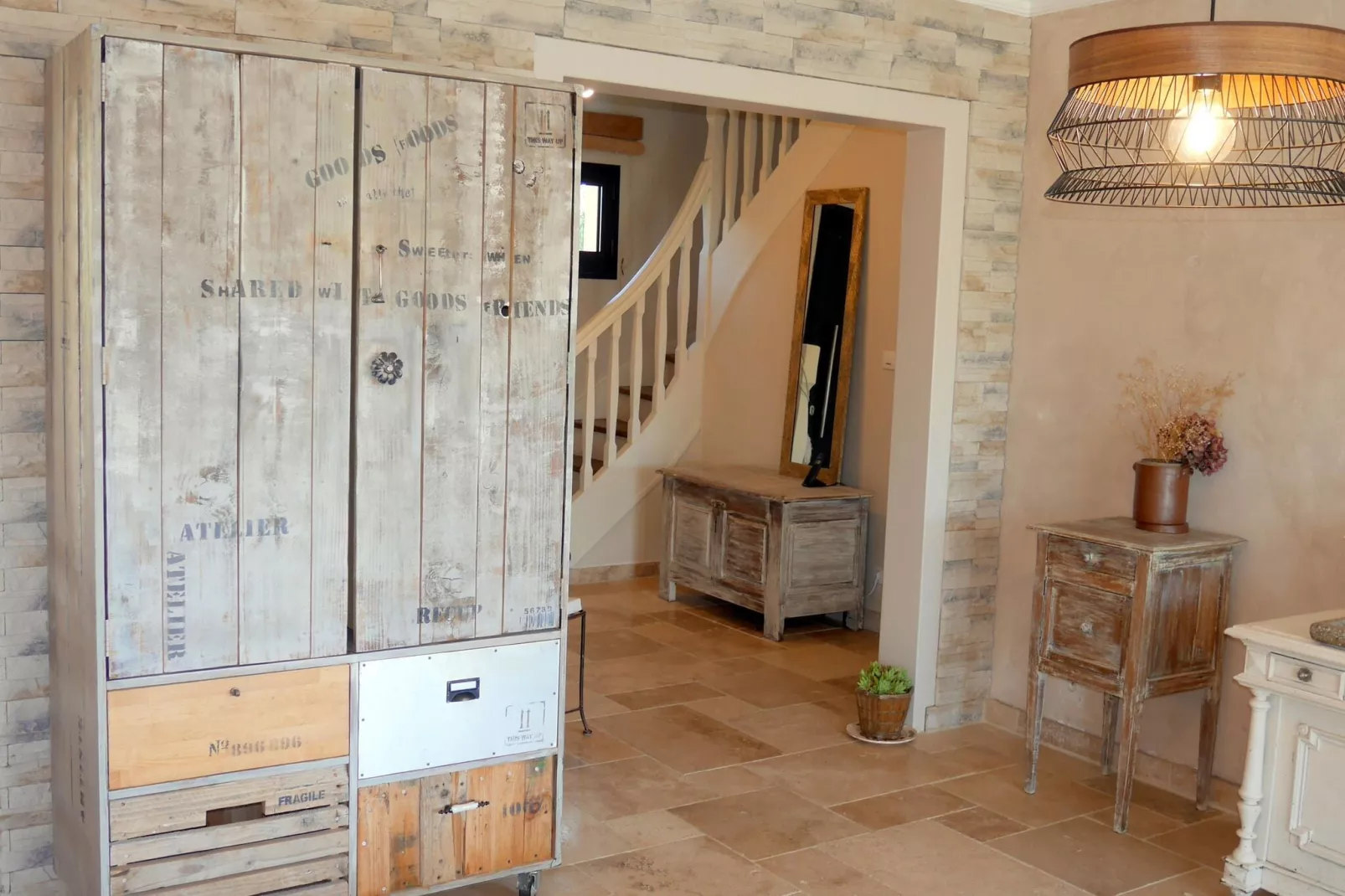 Ferienhaus mit Jacuzzi in Guisseny-Reception hall
