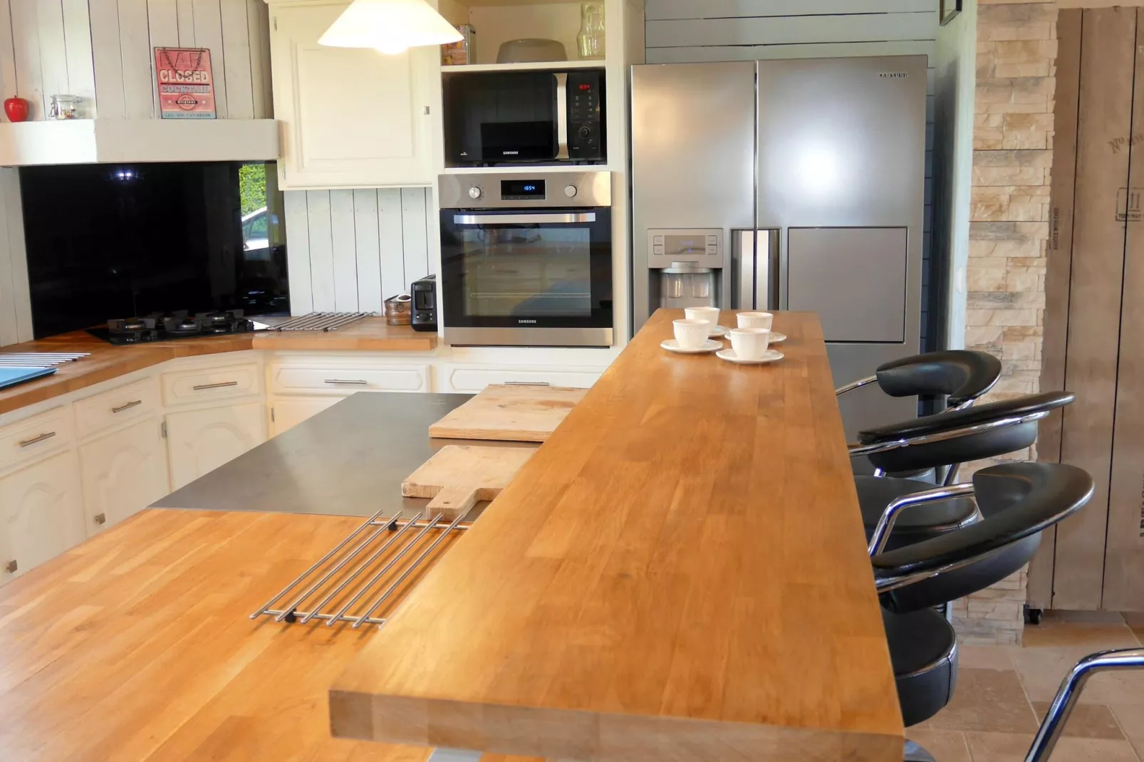 Ferienhaus mit Jacuzzi in Guisseny-Kitchen