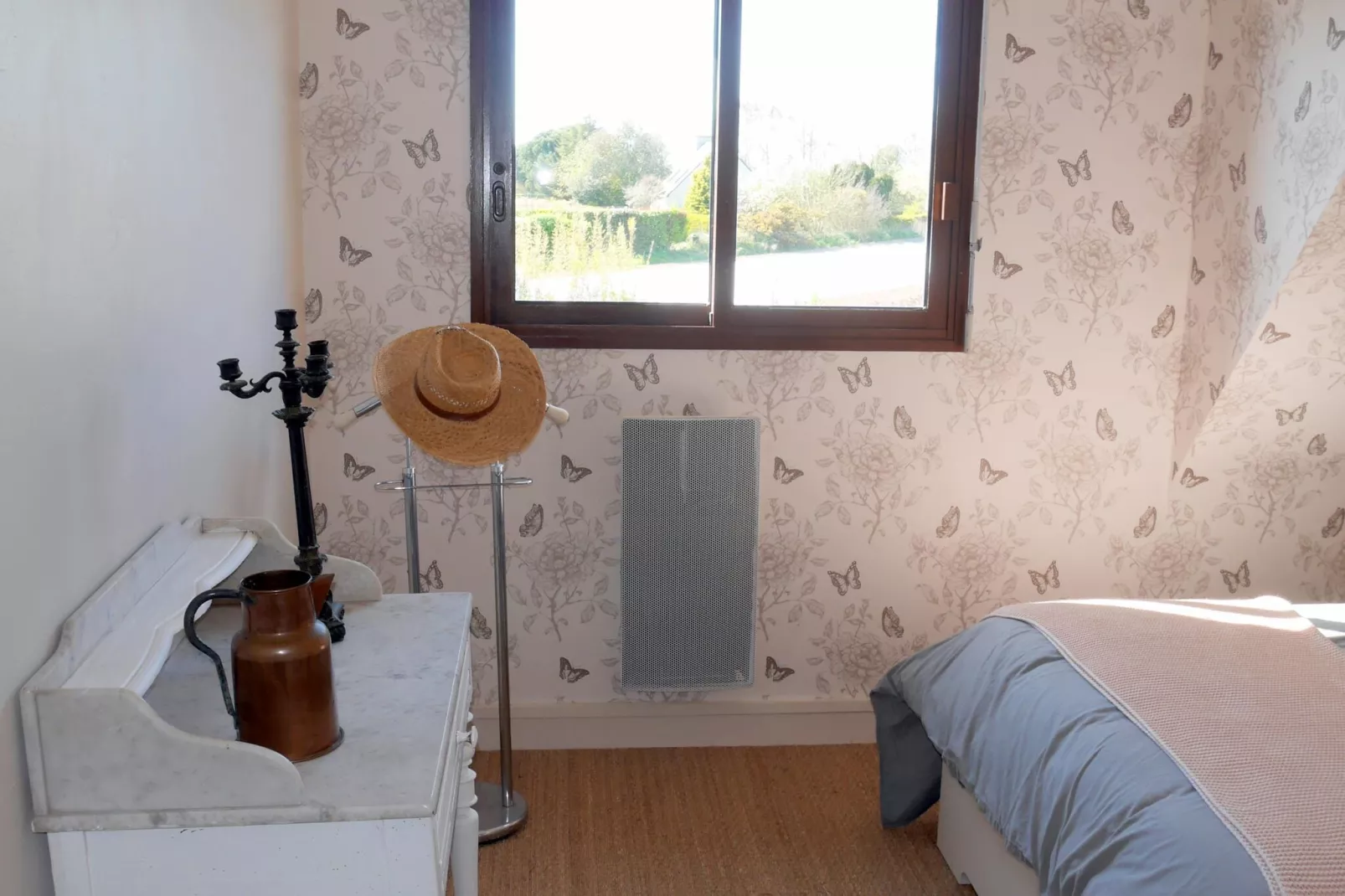 Ferienhaus mit Jacuzzi in Guisseny-Bedroom