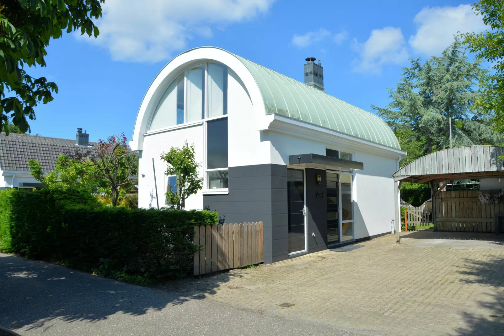 Walhalla aan Zee-Exterior summer