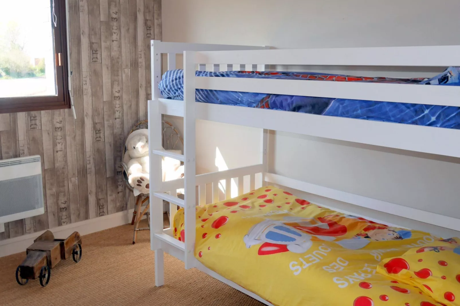 Ferienhaus mit Jacuzzi in Guisseny-Bedroom