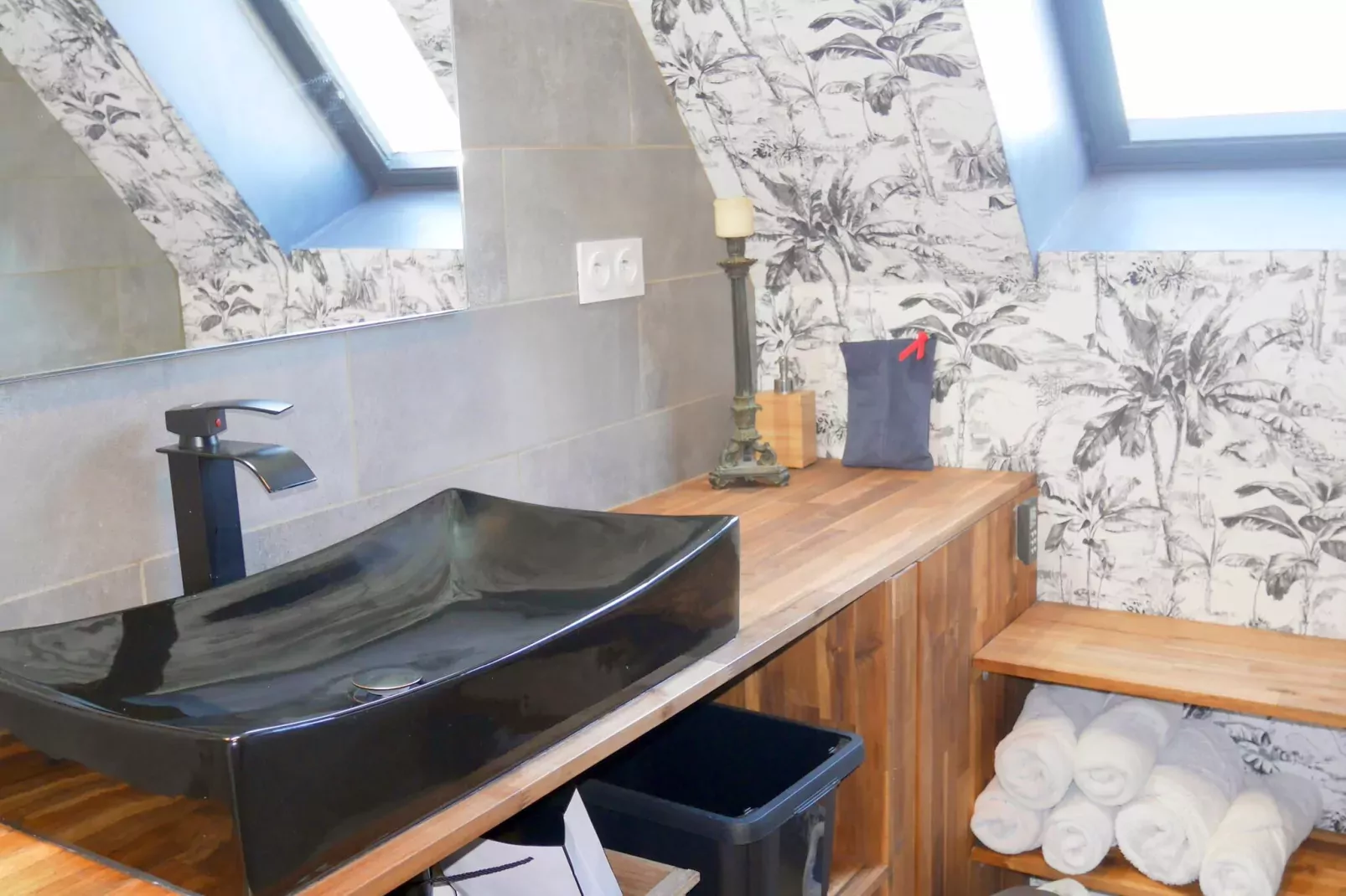 Ferienhaus mit Jacuzzi in Guisseny-Bathroom