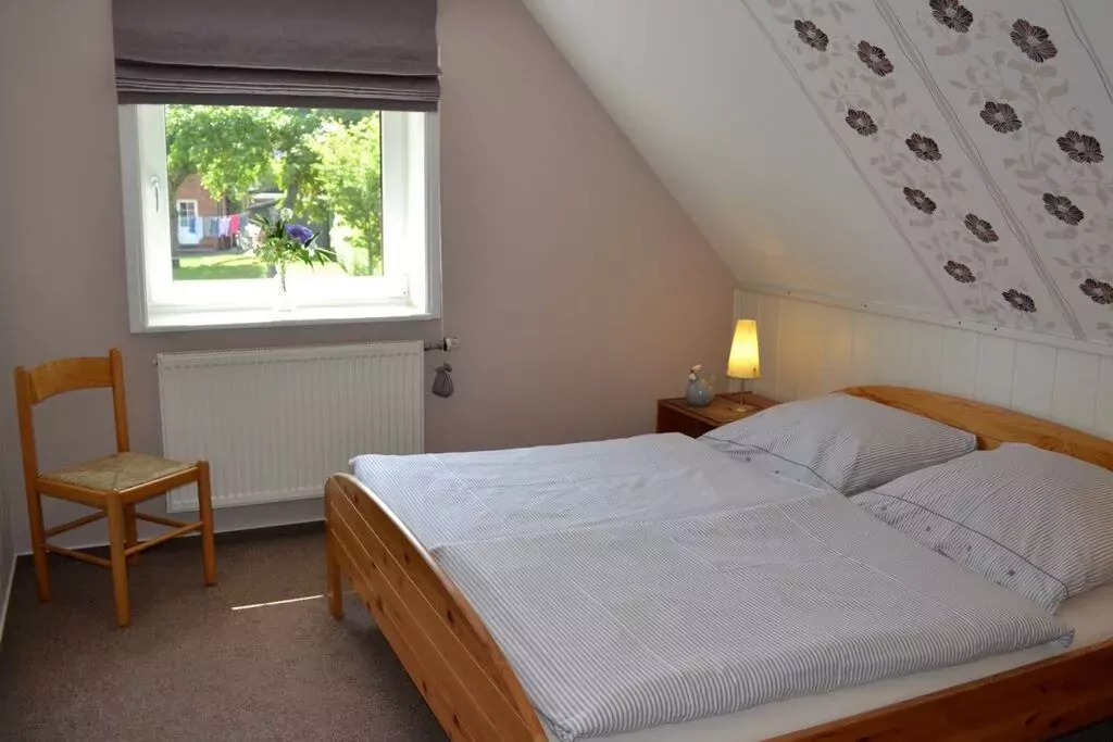 187271-Bedroom