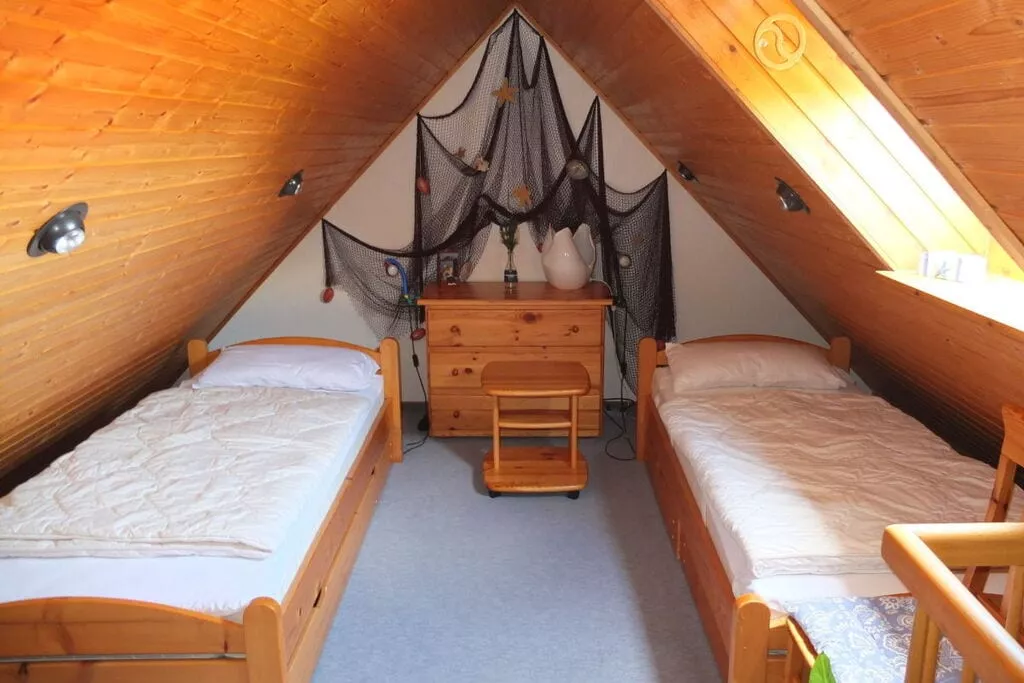 205811-Bedroom