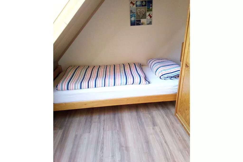 205811-Bedroom