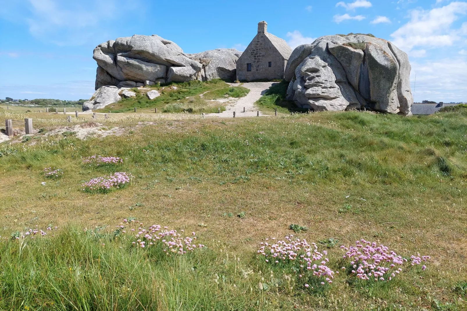 Ferienhaus mit Jacuzzi in Guisseny-Areas summer 20km