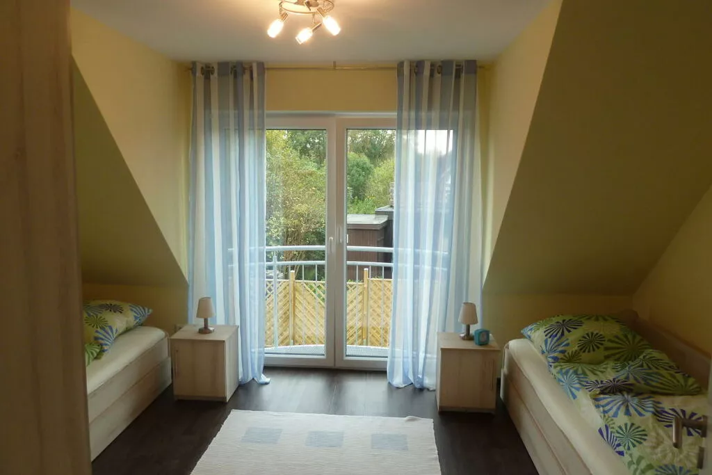 212448-Bedroom