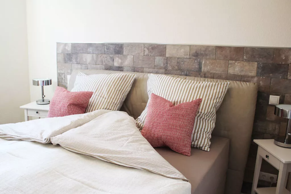 214520-Bedroom