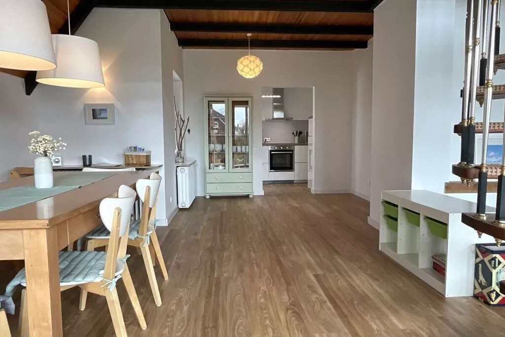 129100-Dining room