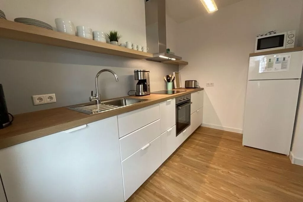 129100-Kitchen