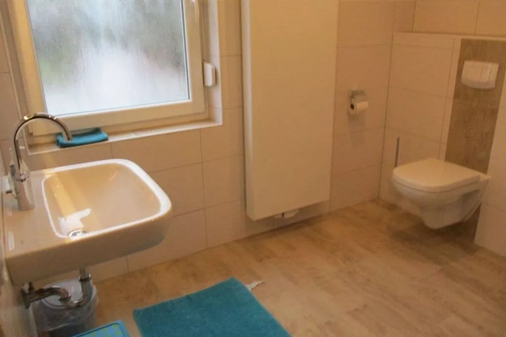 129100-Bathroom