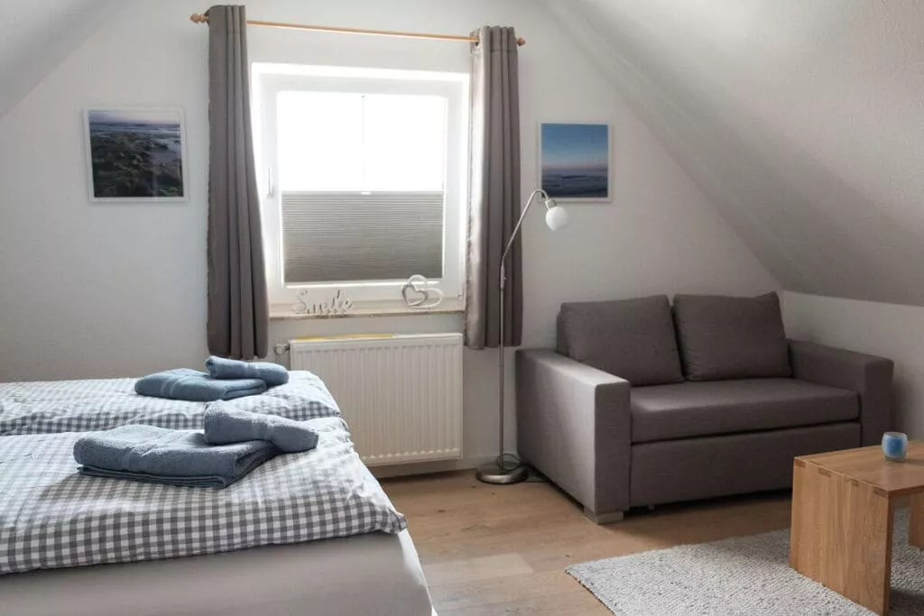 115898-Bedroom