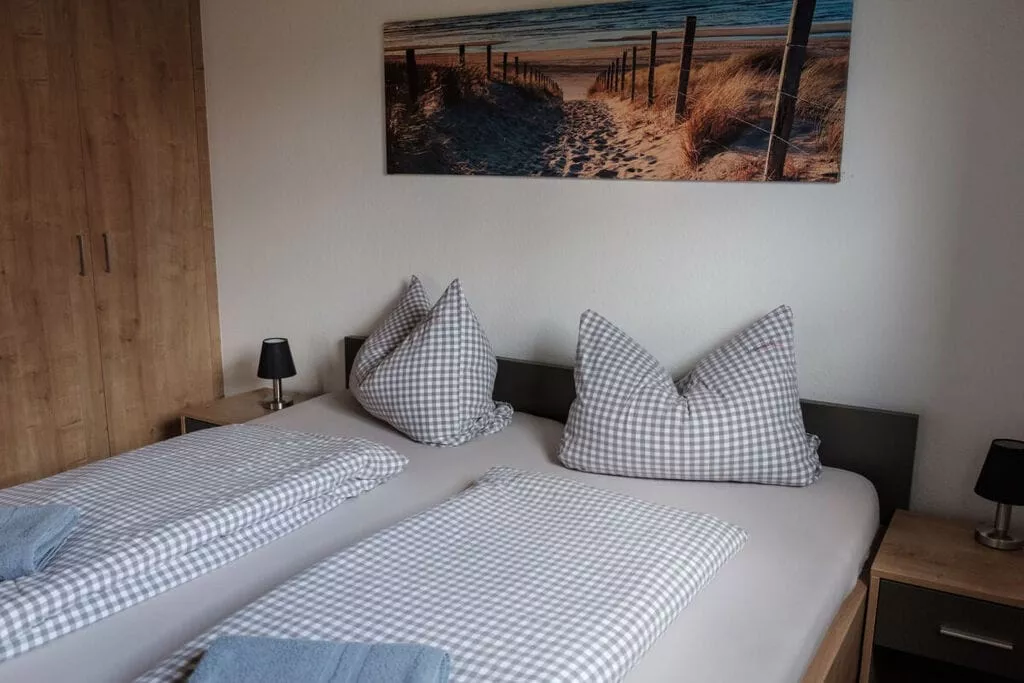 118375-Bedroom