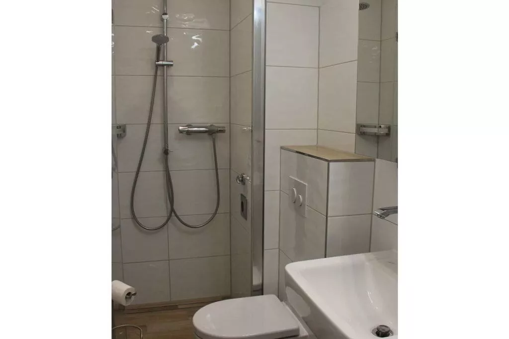 202060-Bathroom