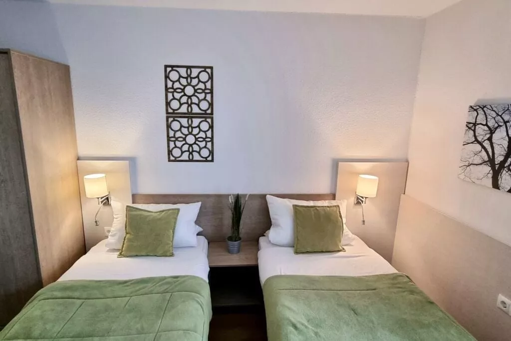 216894-Schlafzimmer