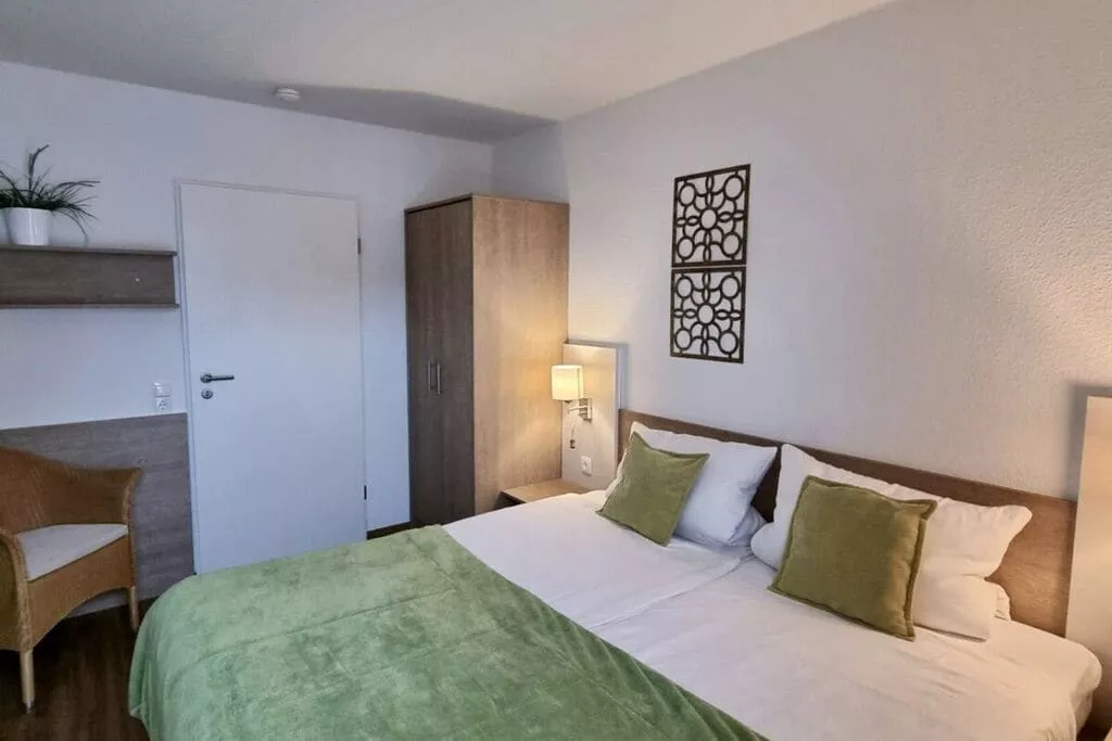 216894-Schlafzimmer