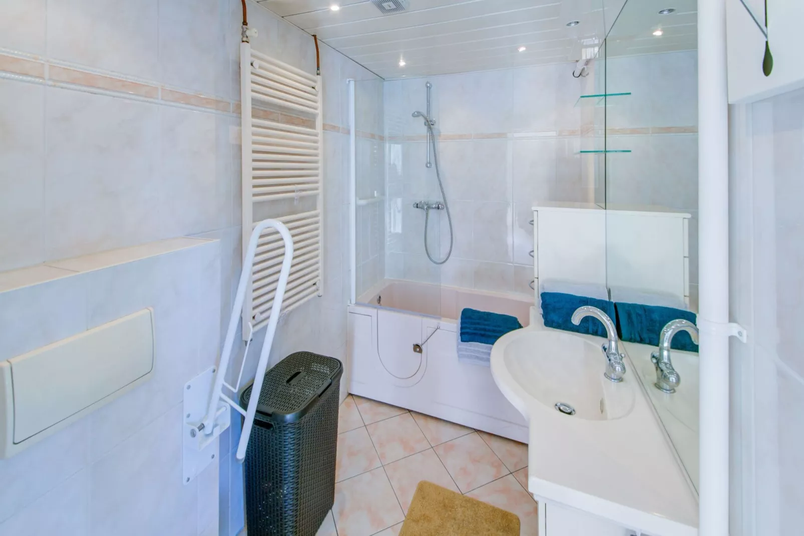 Casa Mare-Bathroom