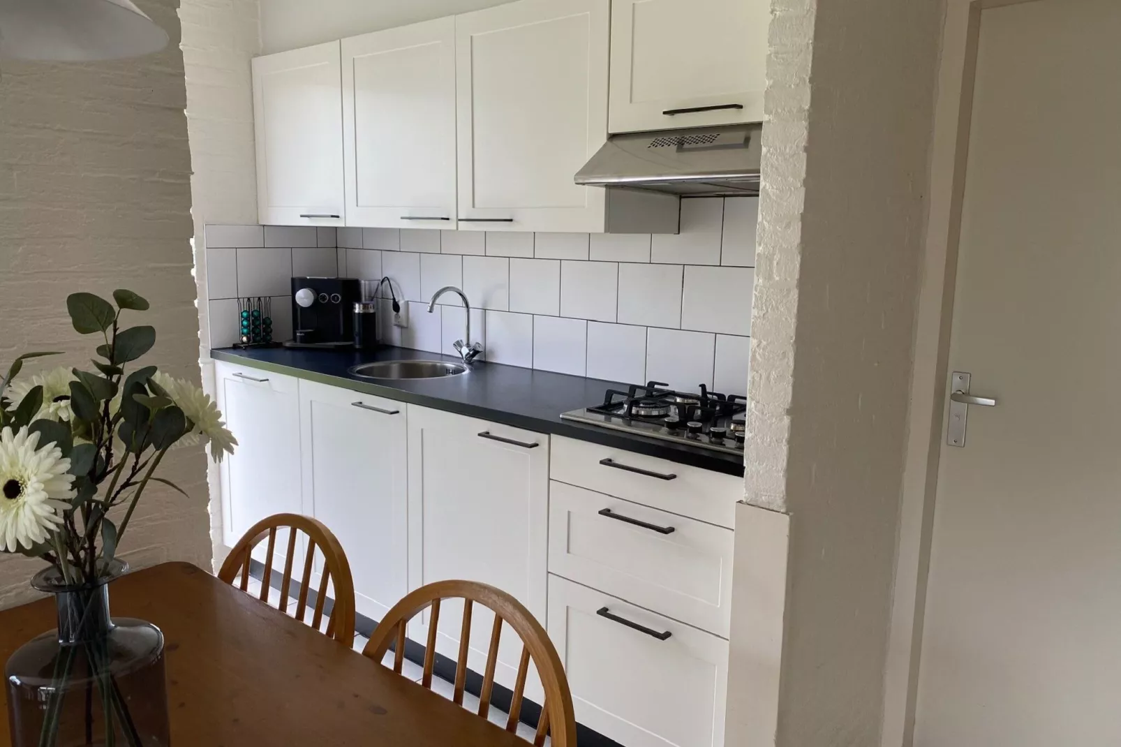 Calm Breeze-Kitchen