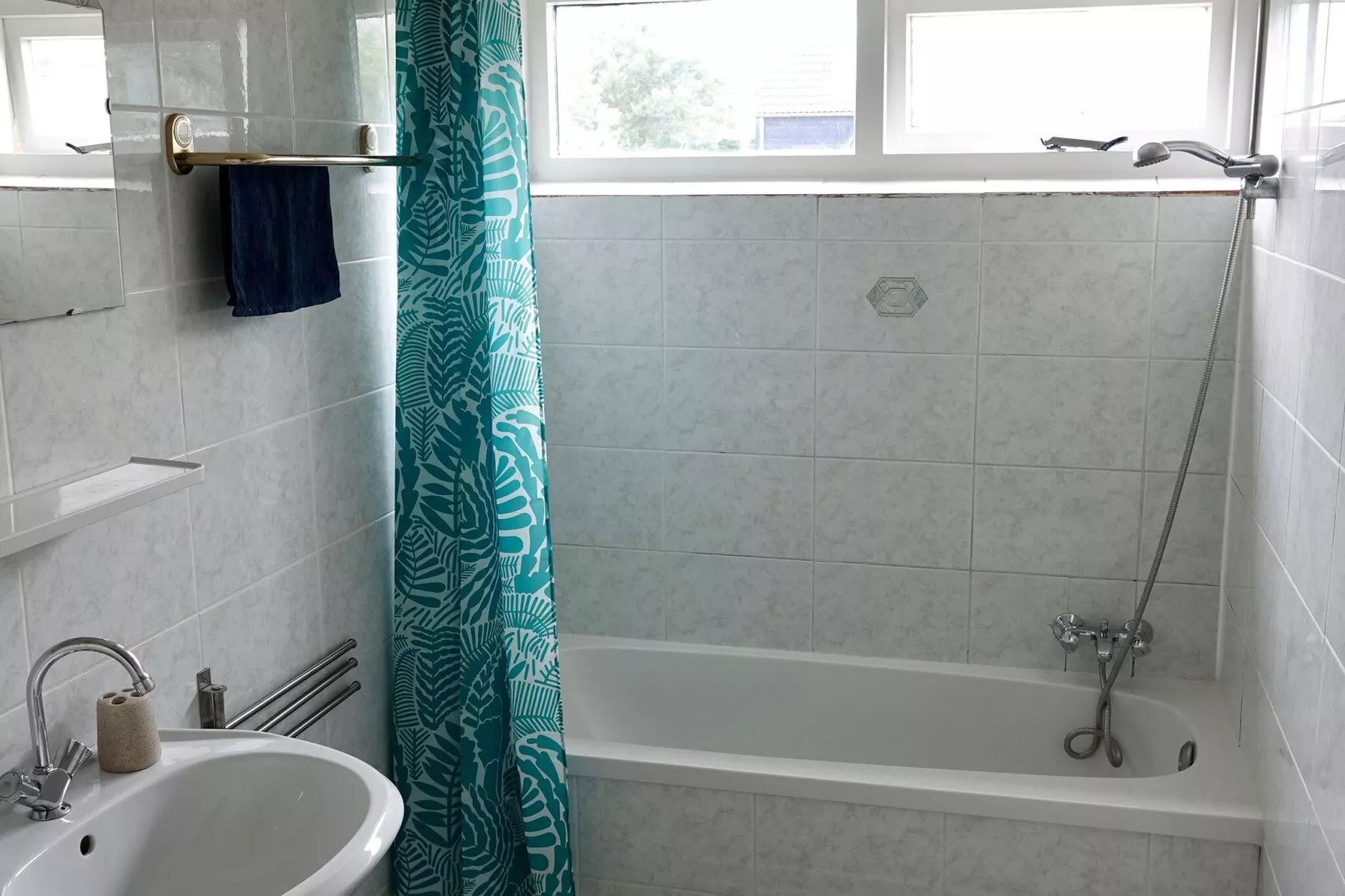 Calm Breeze-Bathroom
