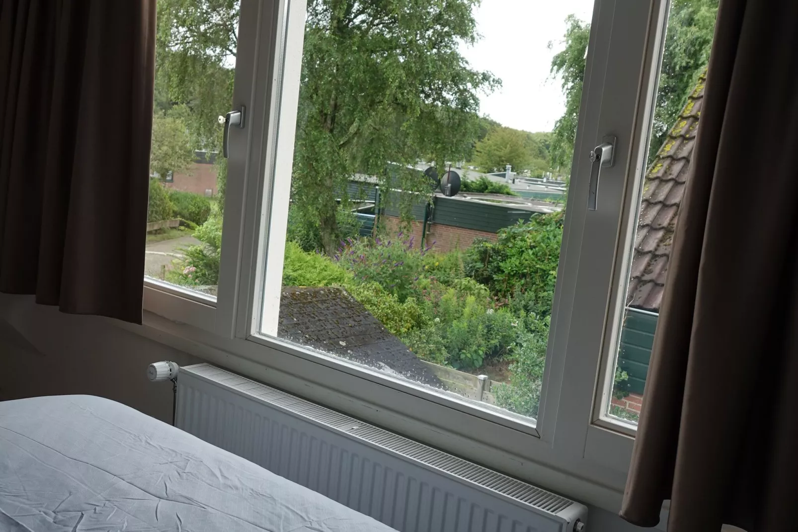 Relaxing Summer-Bedroom