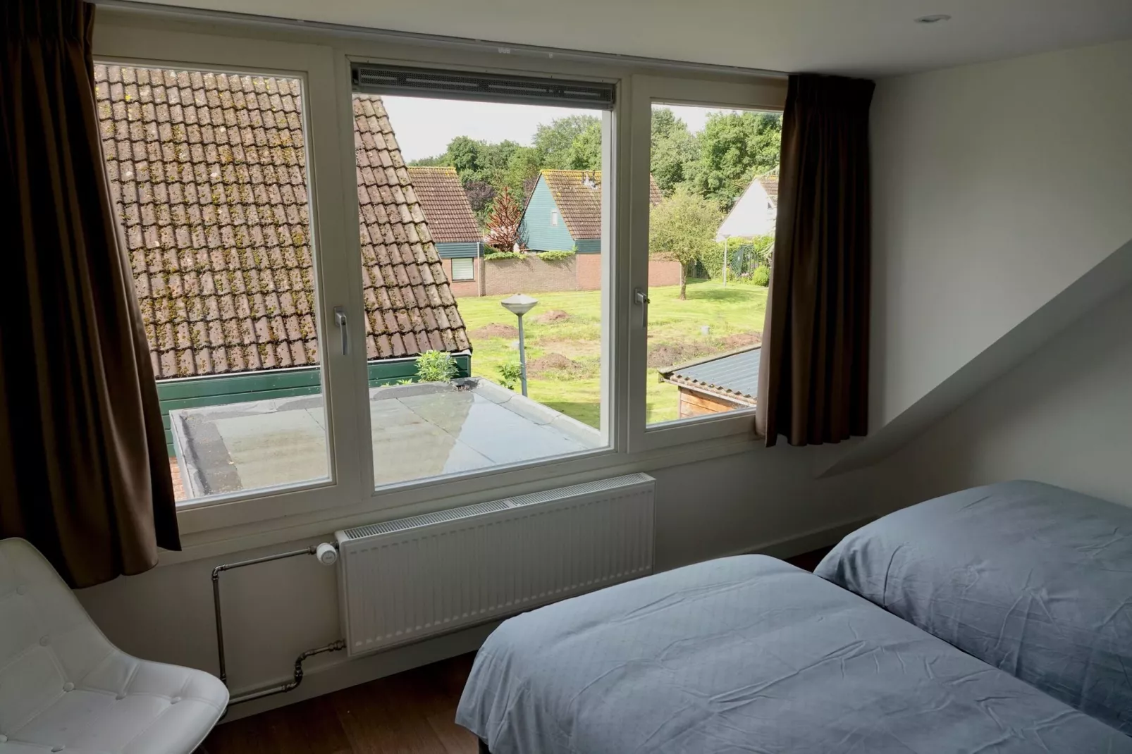 Relaxing Summer-Bedroom