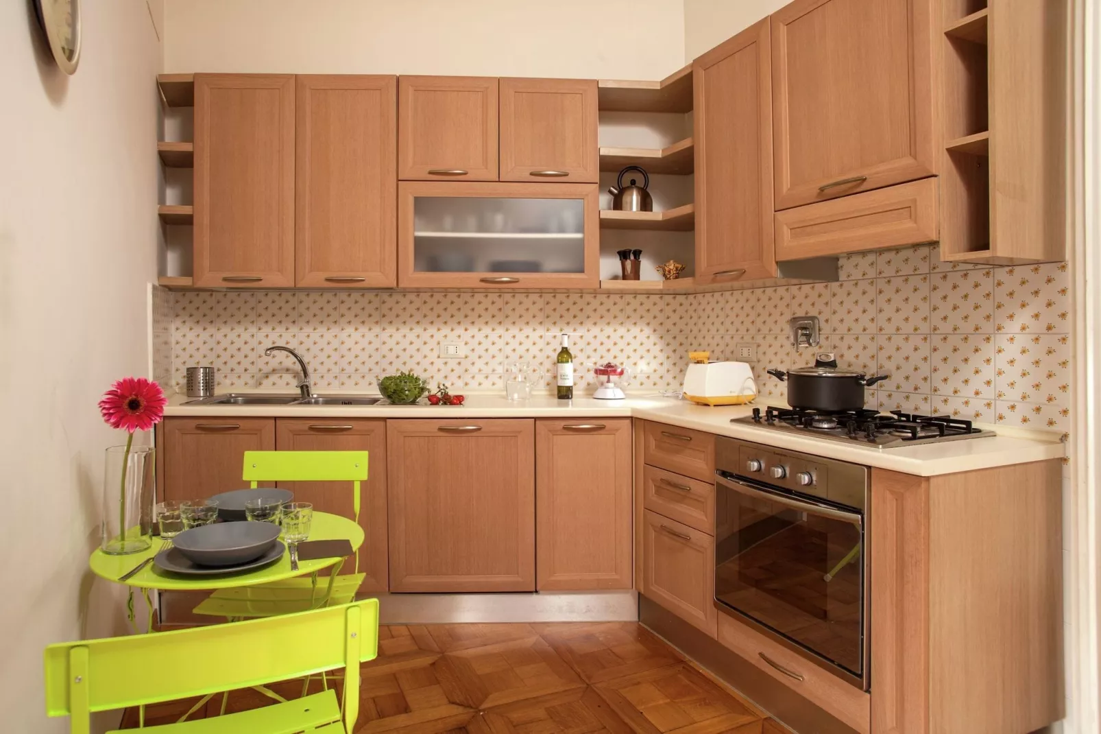 Piazza del Popolo-Kitchen