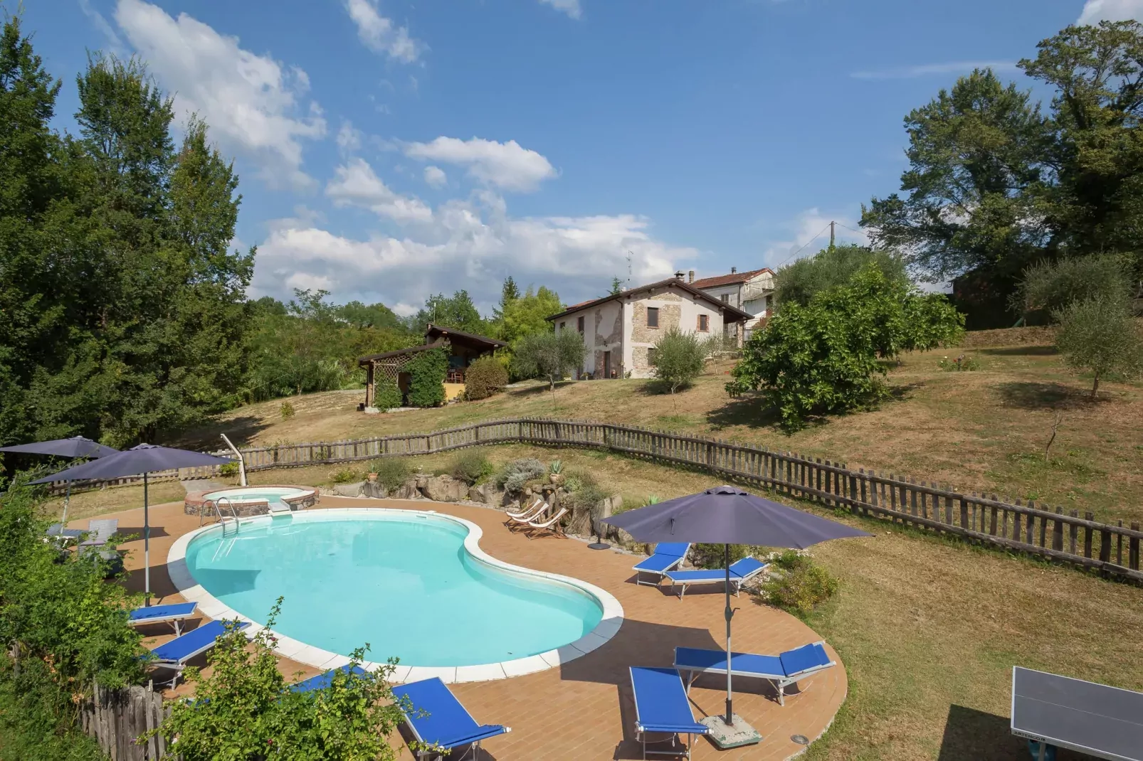 Agriturismo Valle Fiorita-Exterior summer