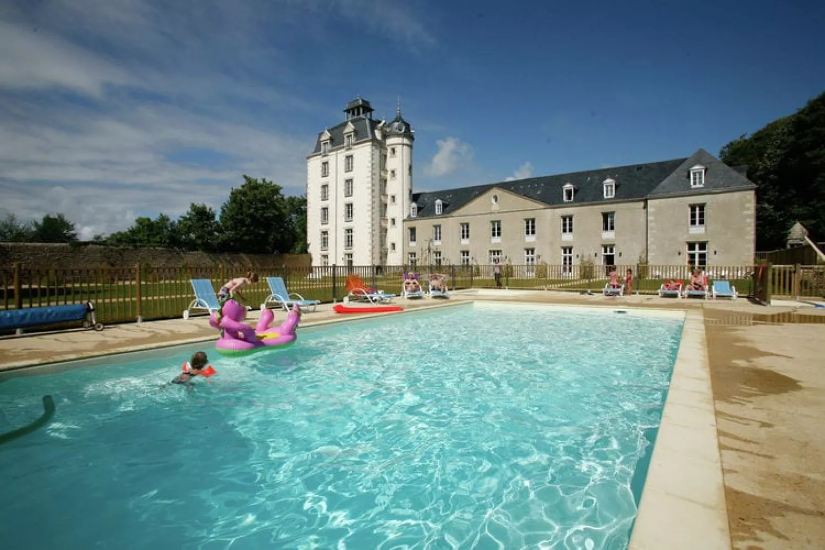 Le Château de Keravéon 2-Exterior summer