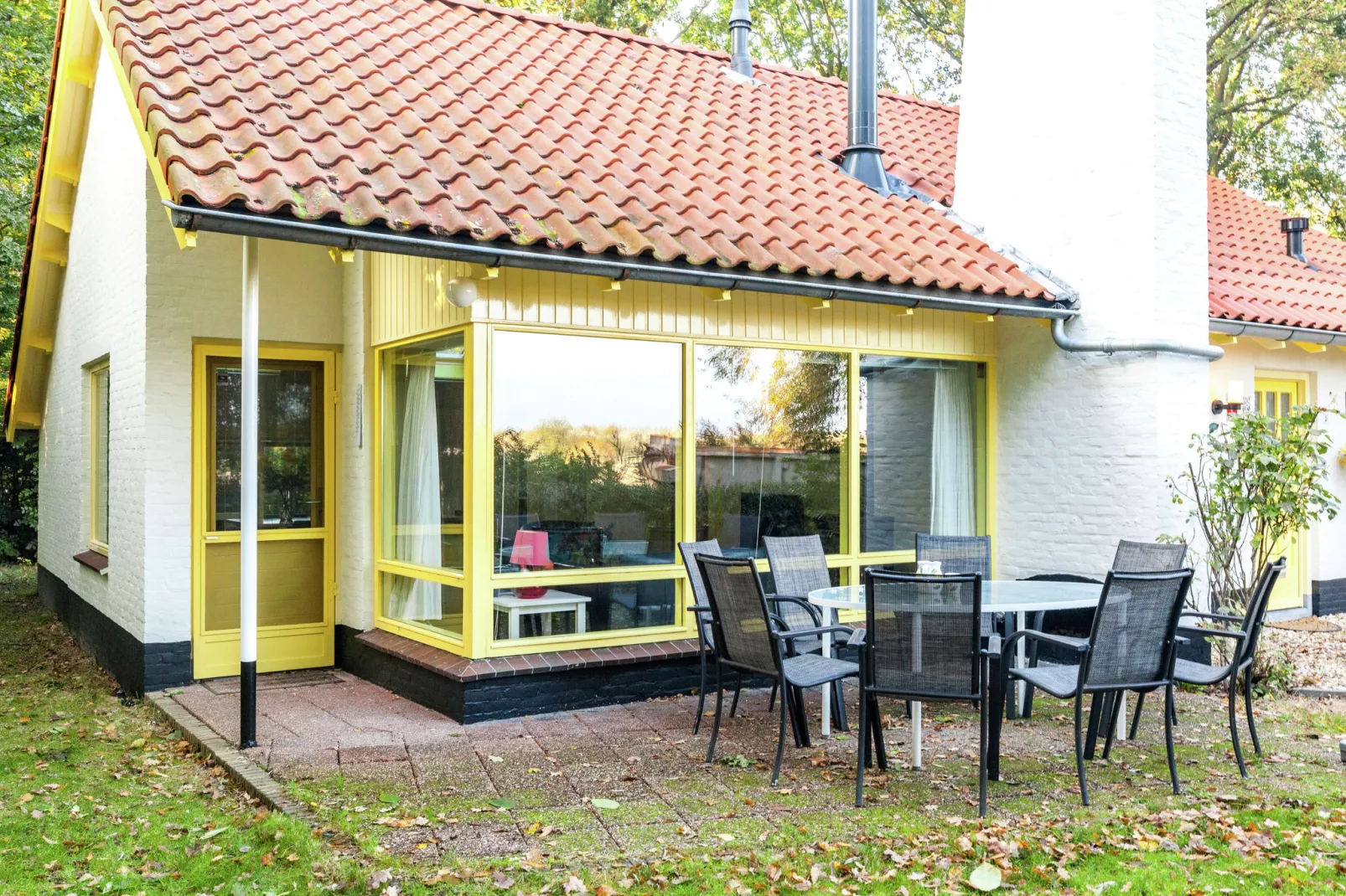 Zeeuws Zeehuis-Gardens summer