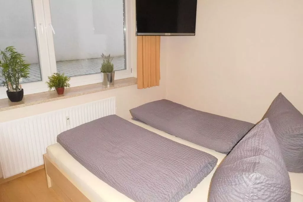 176625-Bedroom