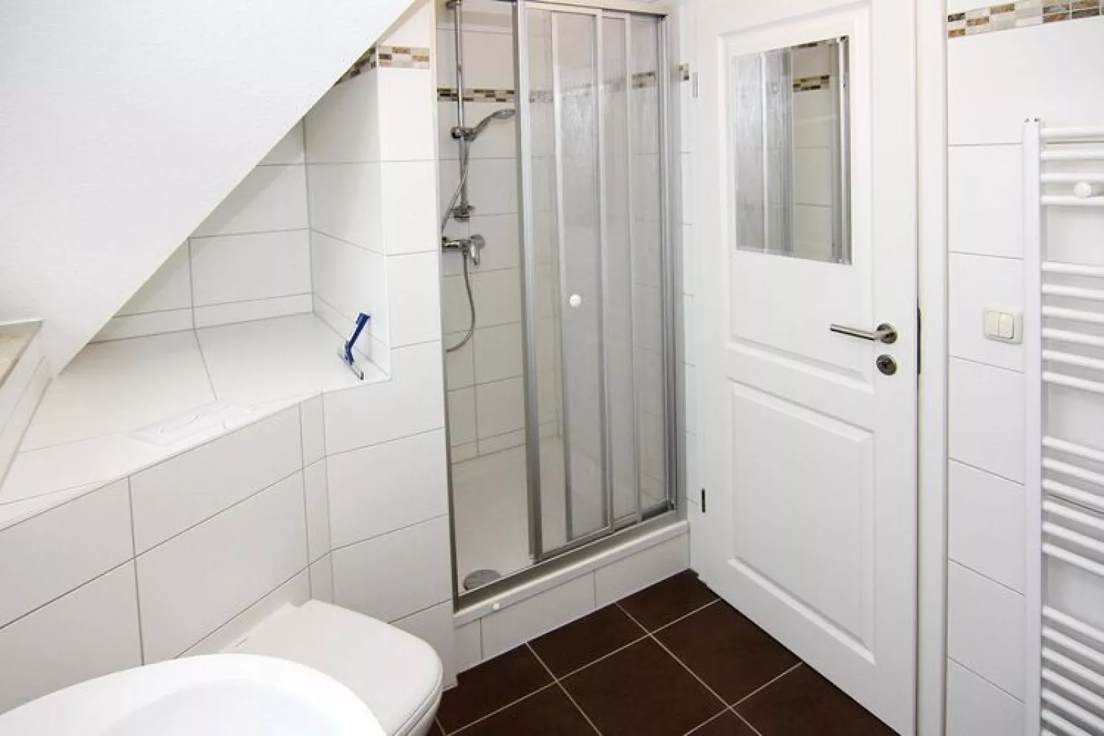 Ferienwohnung Seemöwe im Fährhaus Vieregge-Bathroom