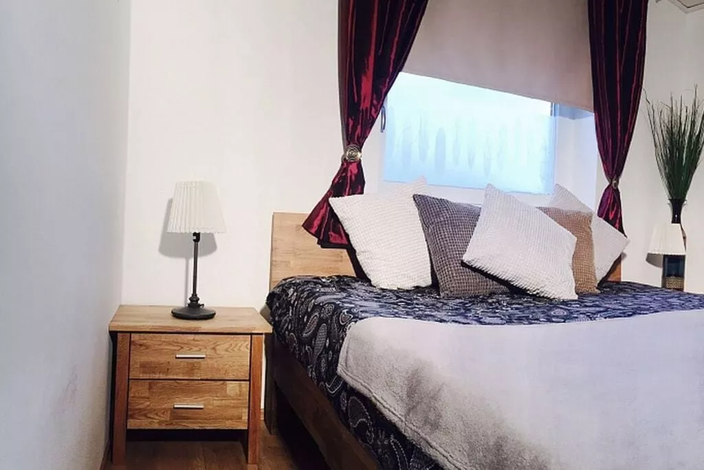 214762-Bedroom