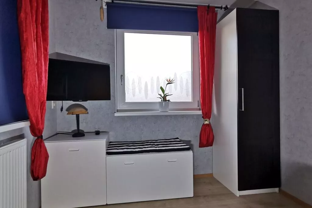214762-Bedroom
