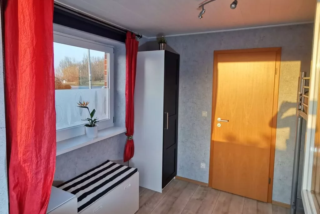 214762-Bedroom