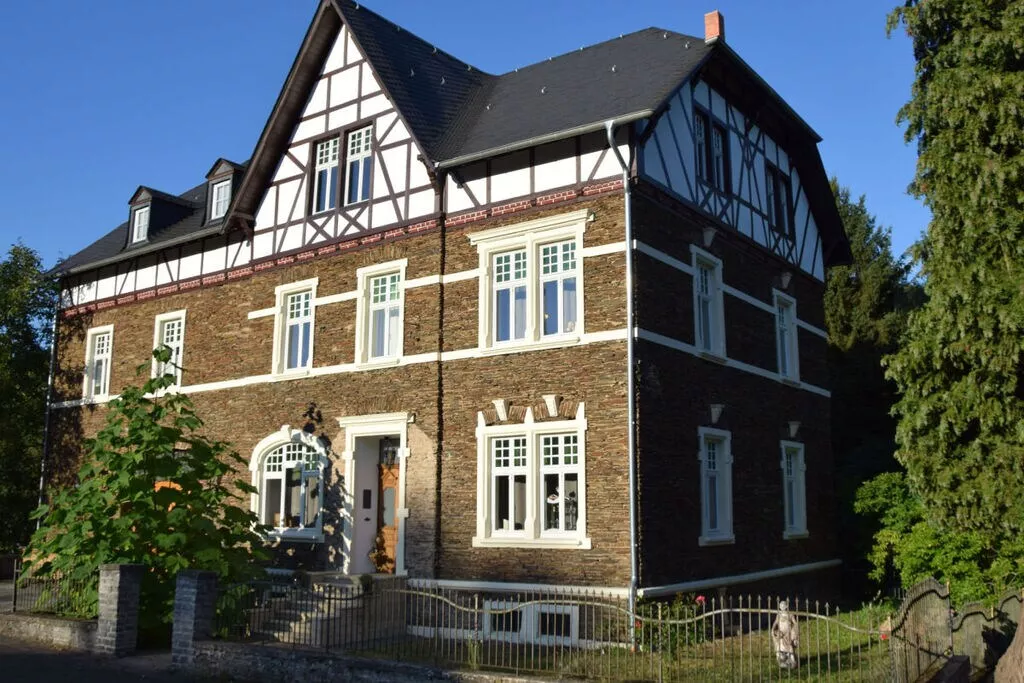 126372-View