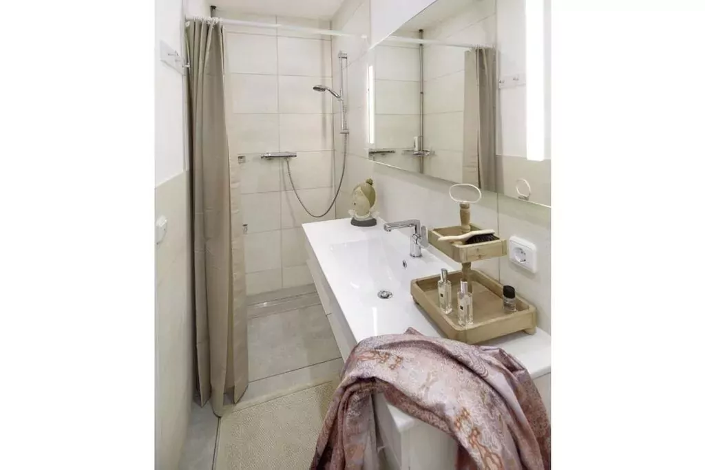 219753-Bathroom